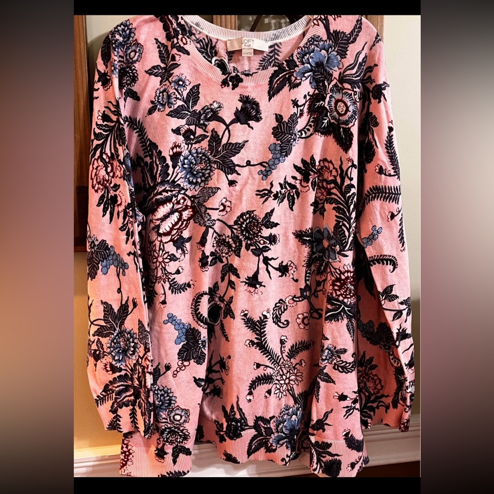 Womens Loft super soft thin sweater Size 24/26